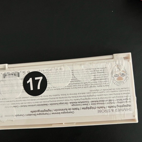 FLOWER-NWT SHIMMER & STROBE HIGHLIGHTING 
PALETTE - Picture 2 of 5